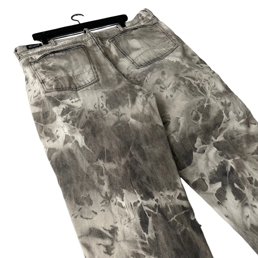 Relaxed (distressed) Denim Jeans in Quartz / 38" x 32"